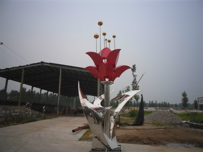 芙蓉花植物元素雕塑 不锈钢艺术中的自然之美